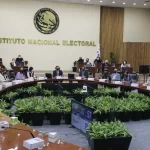 Abre Mier posibilidad de que actuales consejeros puedan participar por presidencia de INE