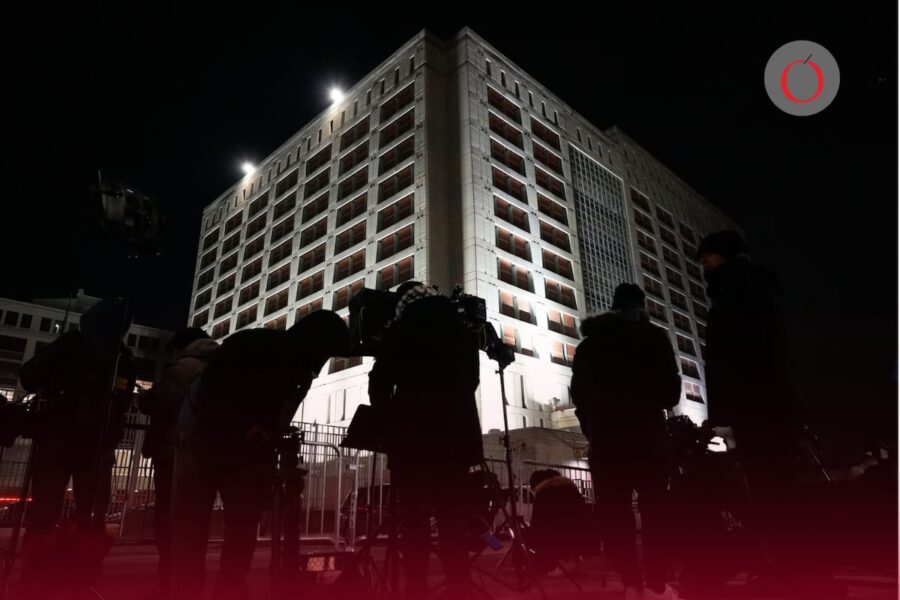 "La Fortaleza de la Oposición: Detrás las Fronteras del MDC Brooklyn, el Secreto que Guarda la Prisión Federal más Importante de EE.UU."